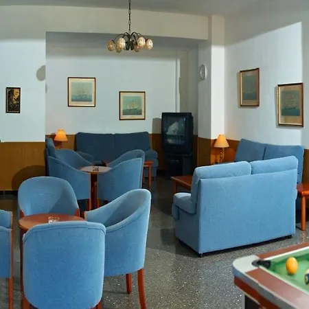 Отель Condemar
